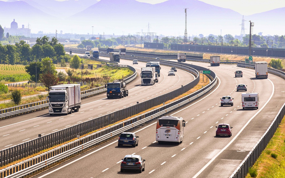 Sostenibilità, riciclo e innovazione al centro del nuovo asfalto a “KM Zero” della A35 Brebemi Sostenibilità, riciclo e innovazione al centro del nuovo asfalto a “KM Zero” della A35 Brebemi