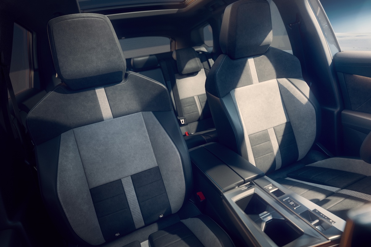 Nuovo Opel Grandland Electric AWD: potenza elettrica e trazione 4×4