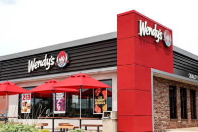 Gli hamburger di Wendy’s tornano in Italia, sorridono (per primi) i milanesi. Previste 5 mila assunzioni