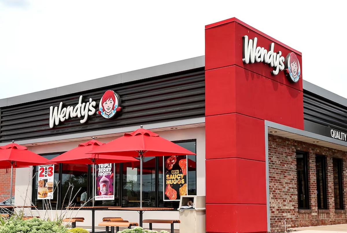 Gli hamburger di Wendy’s tornano in Italia, sorridono (per primi) i milanesi. Previste 5 mila assunzioni Gli hamburger di Wendy’s tornano in Italia, sorridono (per primi) i milanesi. Previste 5 mila assunzioni