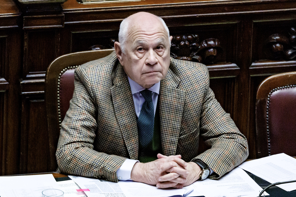 Carceri, Nordio: “Così ridurrò drasticamente i detenuti”. Il ministro svela il suo piano (che coinvolge anche le toghe) Carceri, Nordio: “Così ridurrò drasticamente i detenuti”. Il ministro svela il suo piano (che coinvolge anche le toghe)