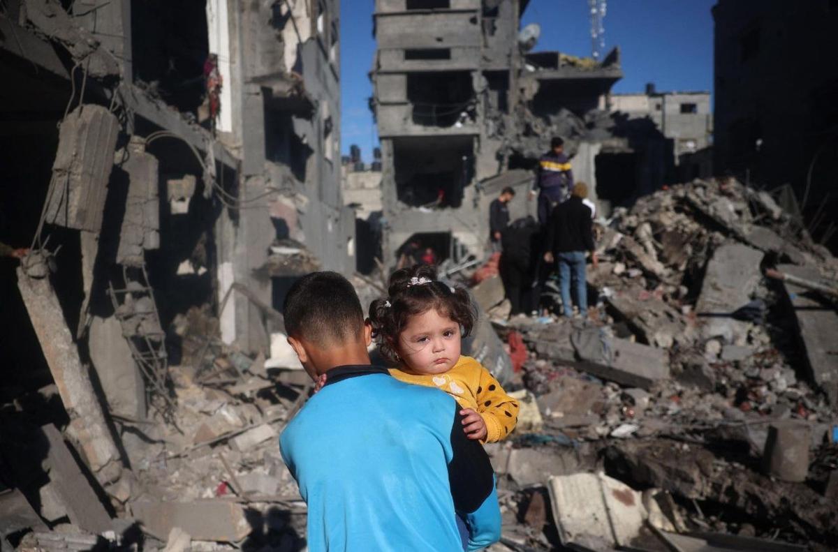Israele, Netanyahu bombarda una chiesa cattolica a Gaza: morte 2 donne, ferito anche padre Romanelli. Meloni: “Inaccettabile” Israele, Netanyahu bombarda una chiesa cattolica a Gaza: morte 2 donne, ferito anche padre Romanelli. Meloni: “Inaccettabile”