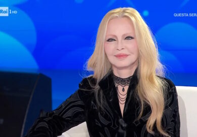 Patty Pravo, 77 anni e non sentirli: “Il mio compagno? Un 35enne. La prima mossa l’ho fatta io”