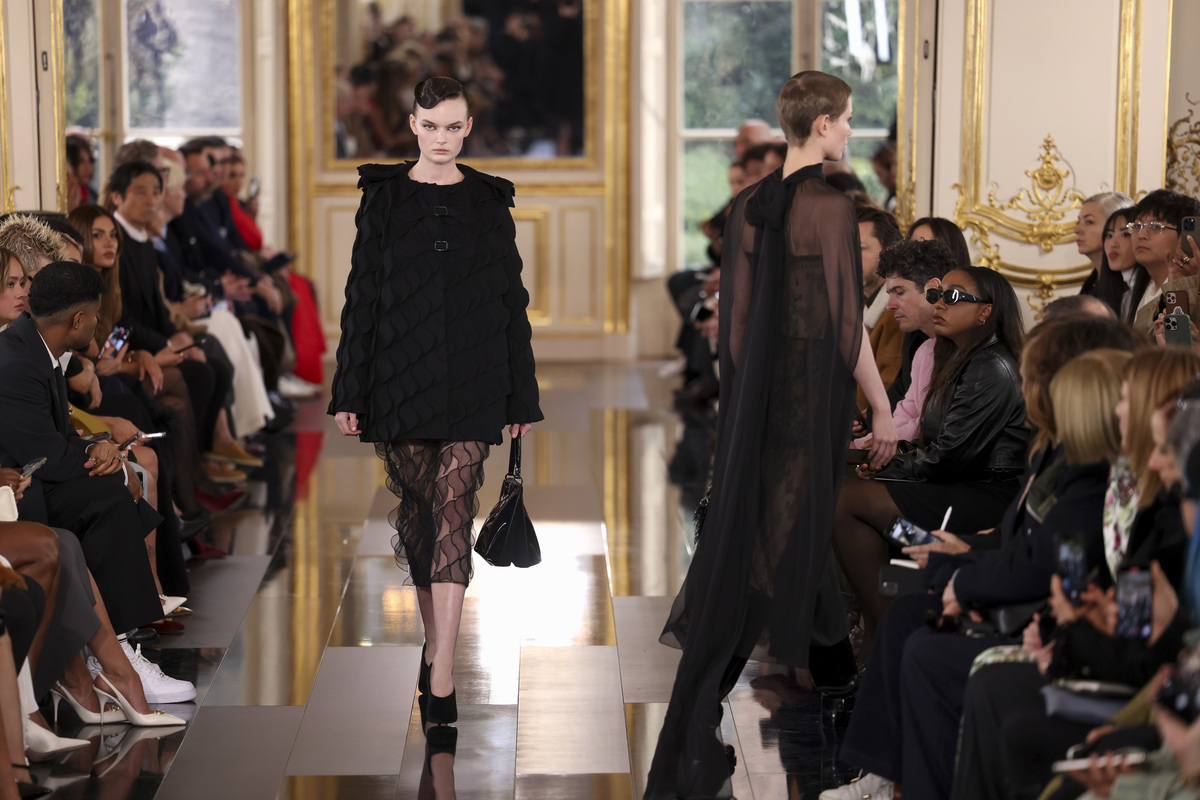 Valentino, un altro pezzo del lusso italiano sul mercato? Kering e Mayhoola valutano la vendita, ma dal Qatar arriva la smentita
