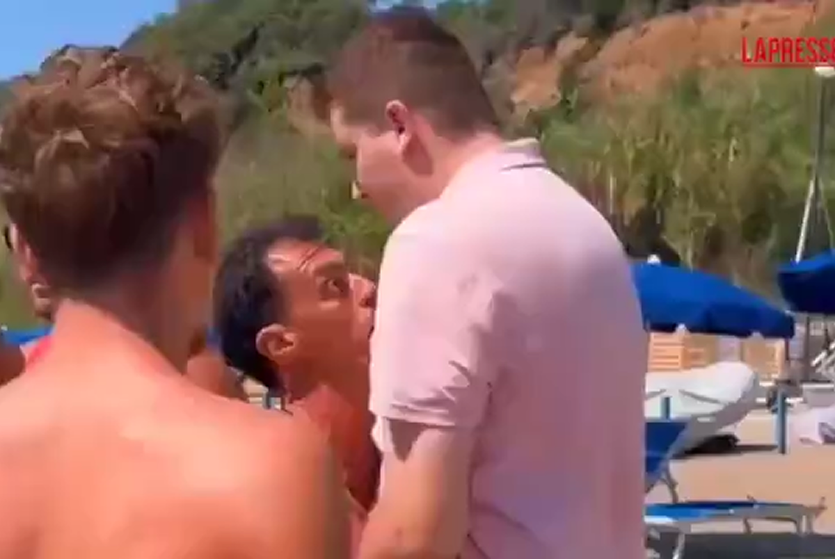Hallissey, il deputato di +Europa aggredito in spiaggia. Che cosa è successo. VIDEO Hallissey, il deputato di +Europa aggredito in spiaggia. Che cosa è successo. VIDEO