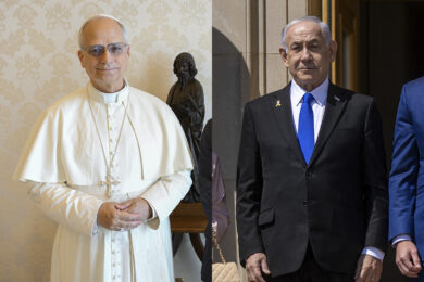 Guerra a Gaza, dopo i raid sulla chiesa cattolica Netanyahu invita il Papa in Israele: “Vicini a un accordo con Hamas”