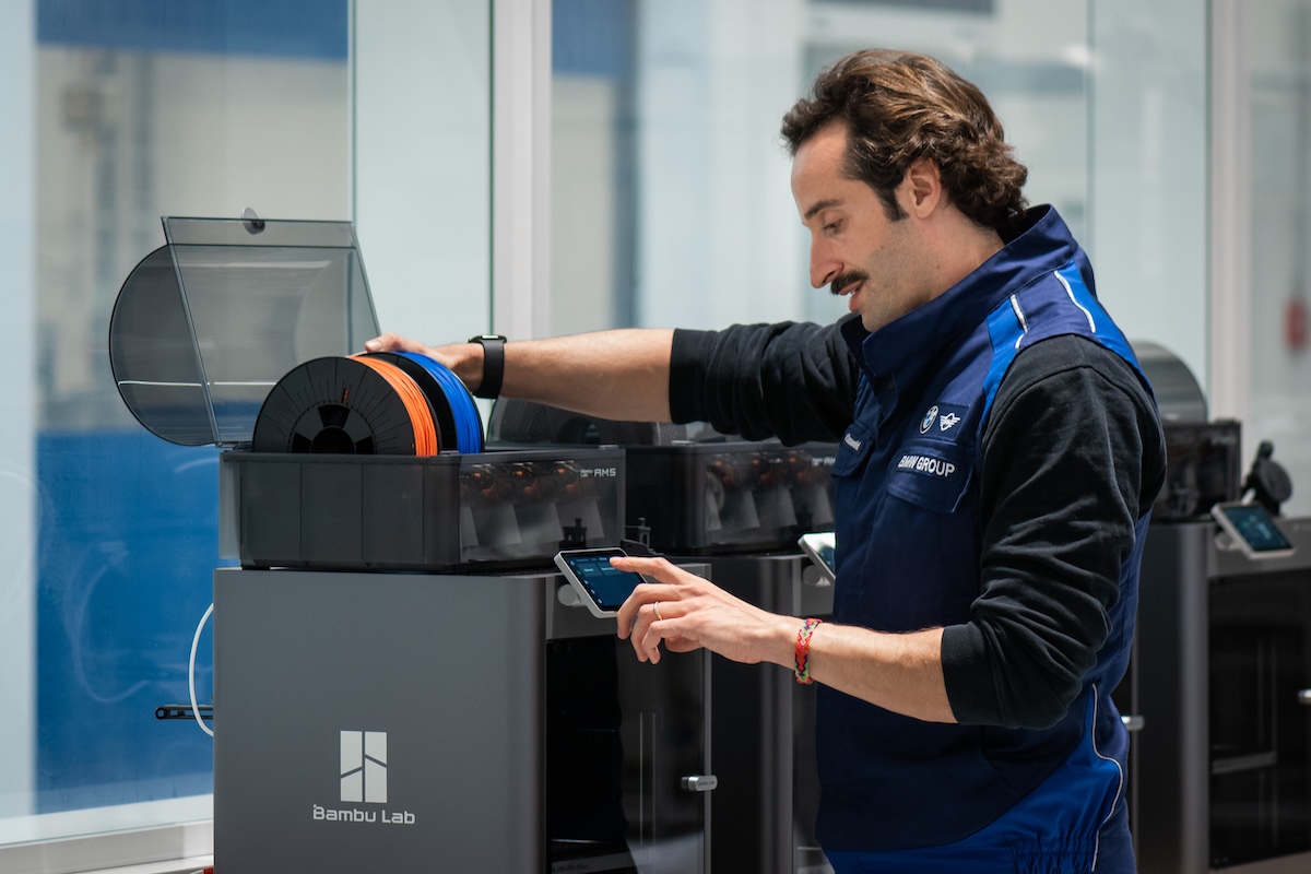 BMW rivoluziona la stampa 3D con filamento riciclato da scarti