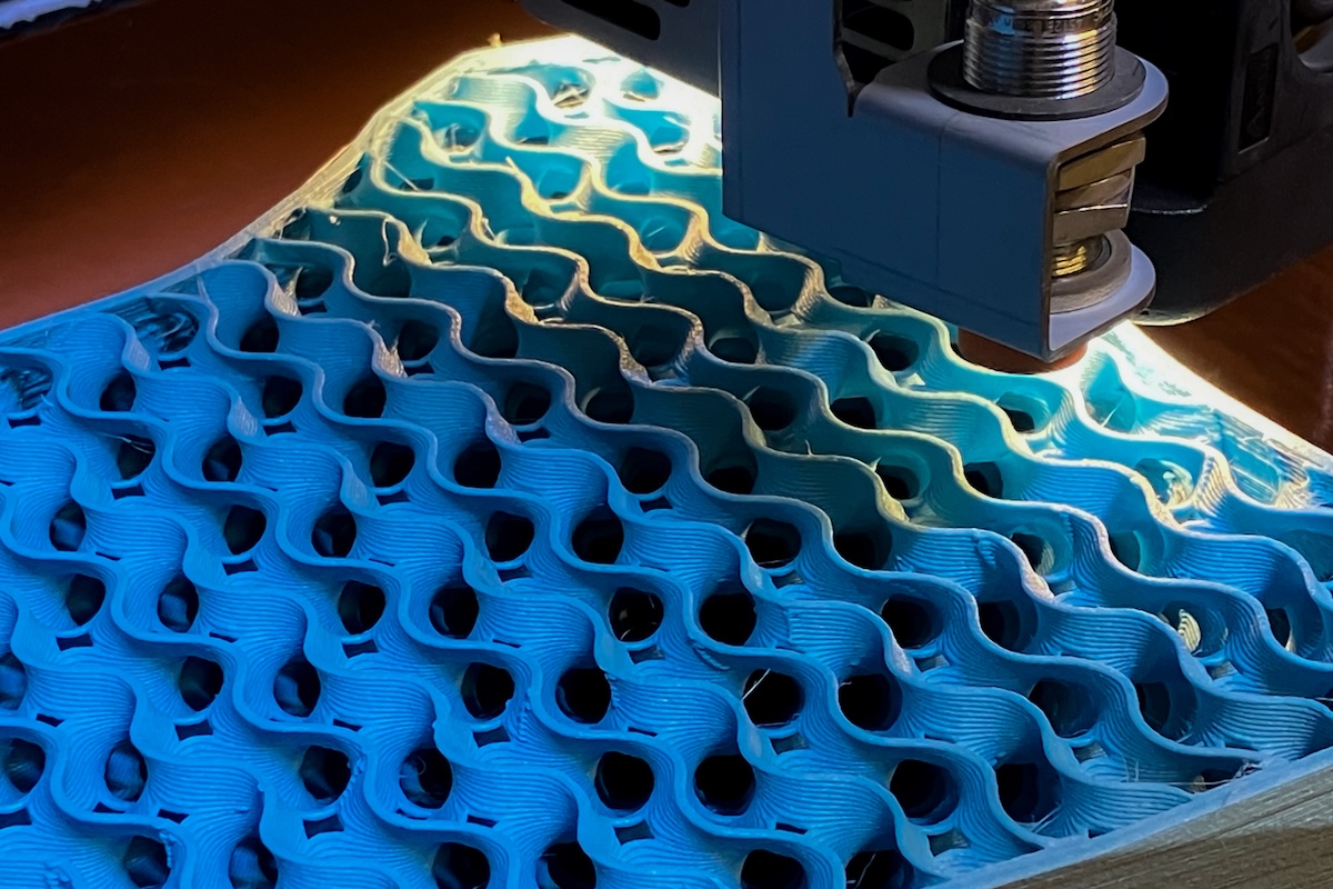 BMW rivoluziona la stampa 3D con filamento riciclato da scarti