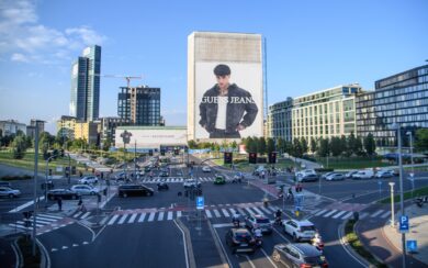 Milano si guarda allo specchio. Ma non si riconosce più. O peggio, fa finta di non riconoscersi