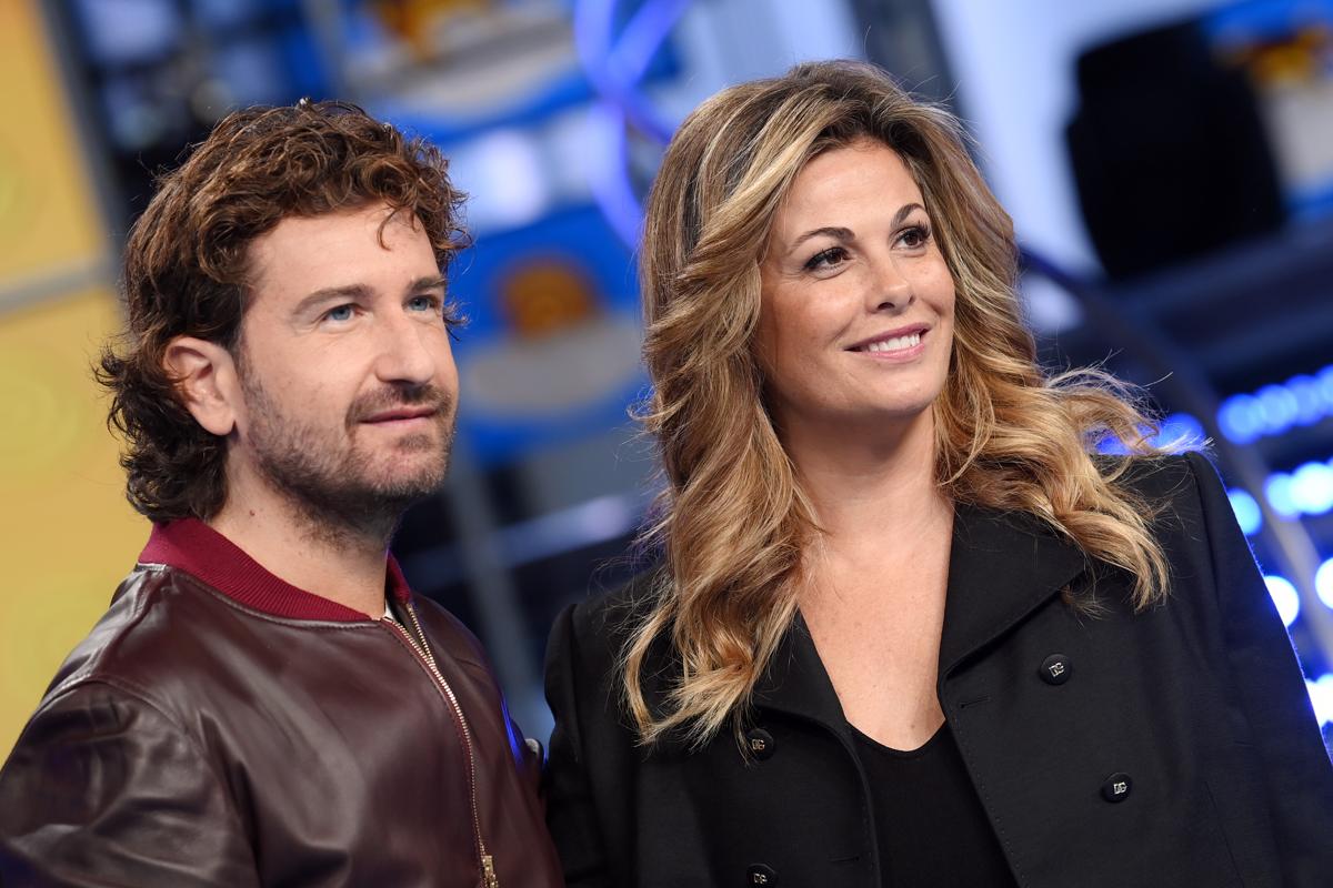 Vanessa Incontrada divisa tra Rai e Mediaset: la showgirl progetta un ritorno in tv da protagonista Vanessa Incontrada divisa tra Rai e Mediaset: la showgirl progetta un ritorno in tv da protagonista