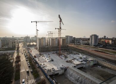 Milano, inchiesta urbanistica: “Aree pubbliche cedute ai privati a scapito dell’interesse collettivo”