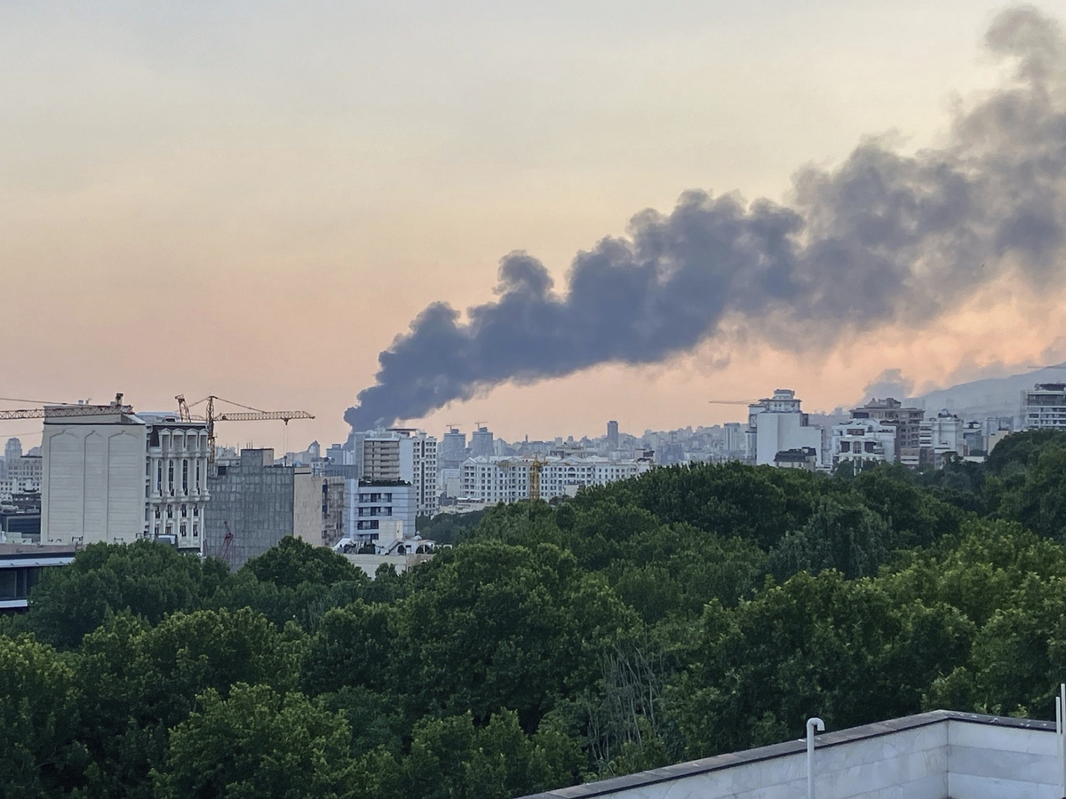 Gaza, attacco aereo e terrestre dell’Idf a Deir al-Balah. L’esercito arresta il capo degli ospedali di Rafah. Telefonata tra il Papa e Abu Mazen Gaza, attacco aereo e terrestre dell’Idf a Deir al-Balah. L’esercito arresta il capo degli ospedali di Rafah. Telefonata tra il Papa e Abu Mazen