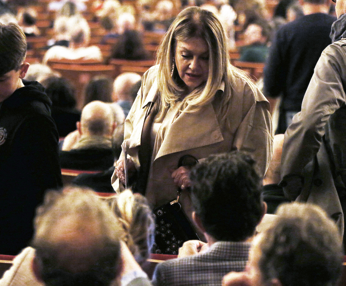 Veronica Lario, la ex moglie di Silvio Berlusconi non se la passa bene: in rosso il business digitale (e non solo) Veronica Lario, la ex moglie di Silvio Berlusconi non se la passa bene: in rosso il business digitale (e non solo)