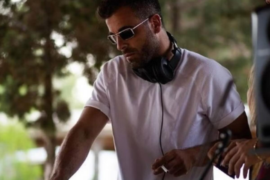 Dj Godzi morto a Ibiza/ La festa piena di droga, il faccia a faccia con il coltello e l’infarto davanti alla polizia: parla la super testimone