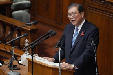 Giappone, governo nel caos. I media: “Il premier verso le dimissioni”. Ma Ishiba smentisce