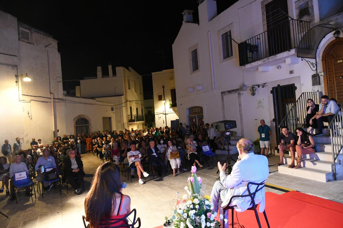 ‘Chiostri e Inchiostri 2025’ al via il Festival di mezza estate a Noci