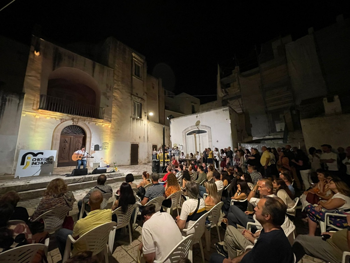 ‘Chiostri e Inchiostri 2025’ al via il Festival di mezza estate a Noci