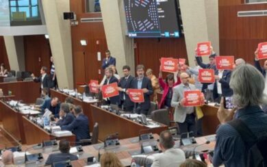 Regione Lombardia, maratona per il bilancio in aula: 8200 emendamenti da smarcare entro oggi