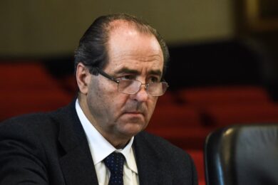 Milano, Di Pietro spiega la tangente ingegnerizzata: “Noi scoprivamo le mazzette nei water, oggi fanno consulenze con fattura”