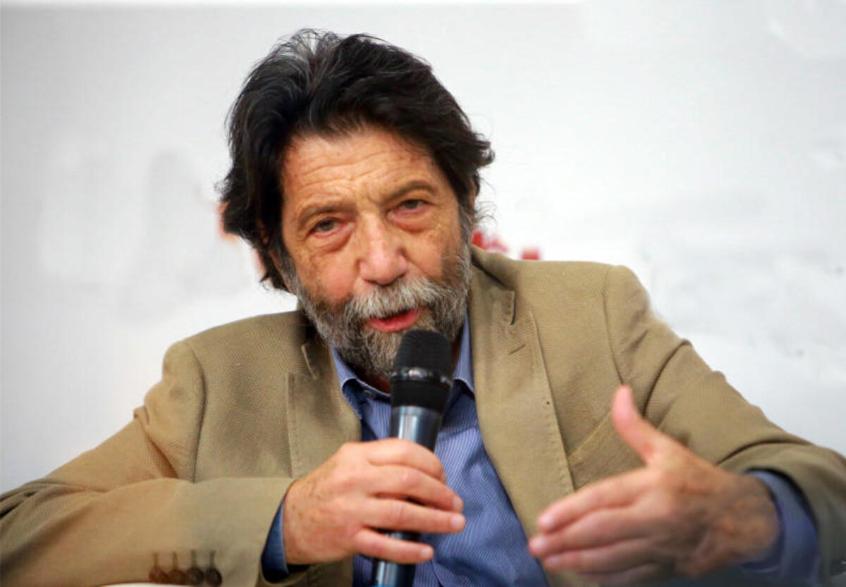 Dazi, Cacciari ad Affaritaliani: “Accordo Usa-Ue? Poteva andare anche peggio. L’Europa non è unita e per questo debolissima” Dazi, Cacciari ad Affaritaliani: “Accordo Usa-Ue? Poteva andare anche peggio. L’Europa non è unita e per questo debolissima”