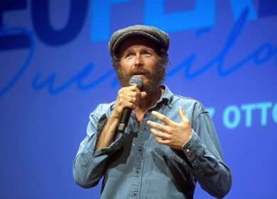 Jovanotti, rallenta il ritmo degli affari: calano i ricavi e i profitti di Soleluna Srl