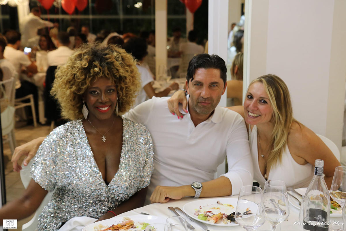 Sylvie Lubamba, Chiappucci, i tentatori di Temptation Island 2025… le star al White Dinner Water Show 2025