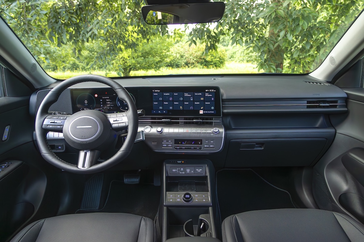 Hyundai KONA MY26: motori più potenti e dotazione completa