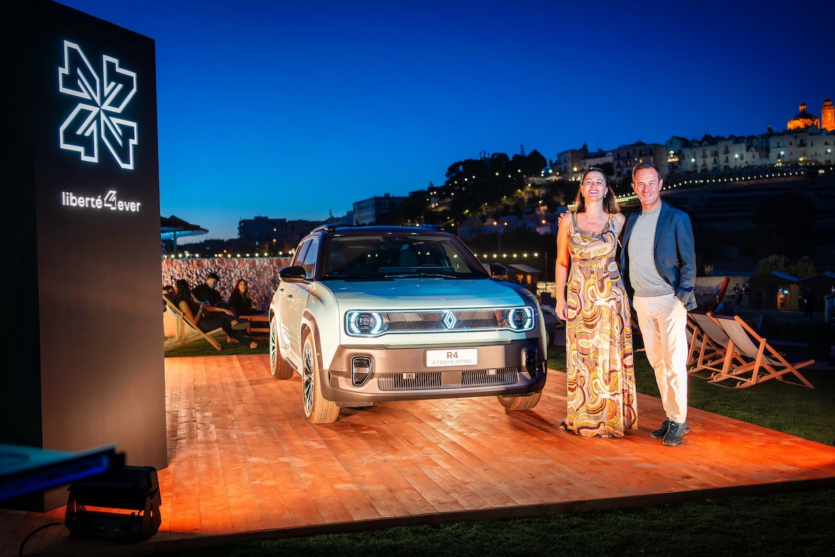 Renault R4 E-Tech protagonista al Viva! Festival 2025 in Puglia