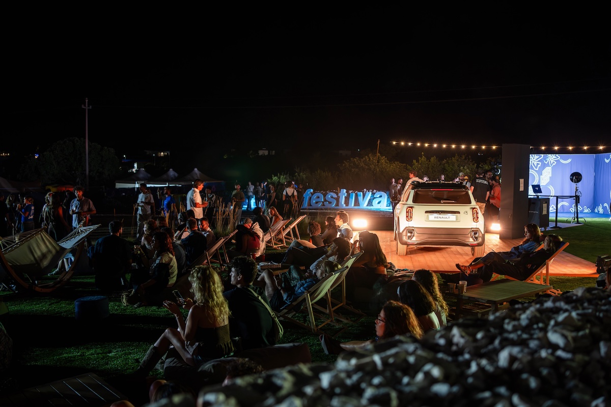Renault R4 E-Tech protagonista al Viva! Festival 2025 in Puglia