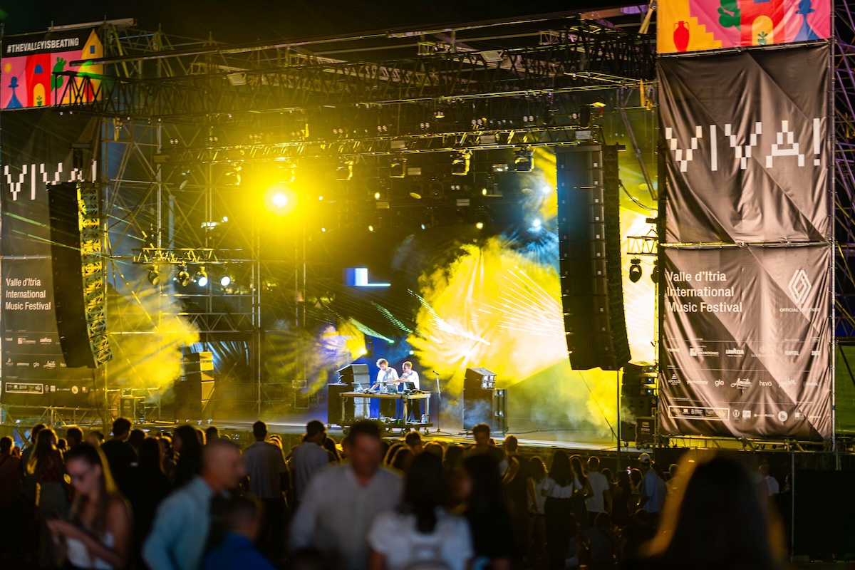 Renault R4 E-Tech protagonista al Viva! Festival 2025 in Puglia