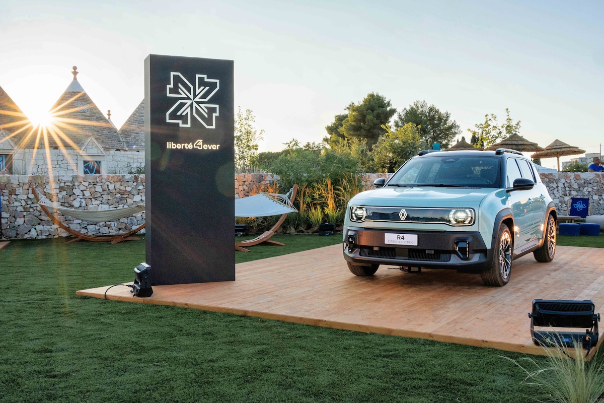 Renault R4 E-Tech protagonista al Viva! Festival 2025 in Puglia