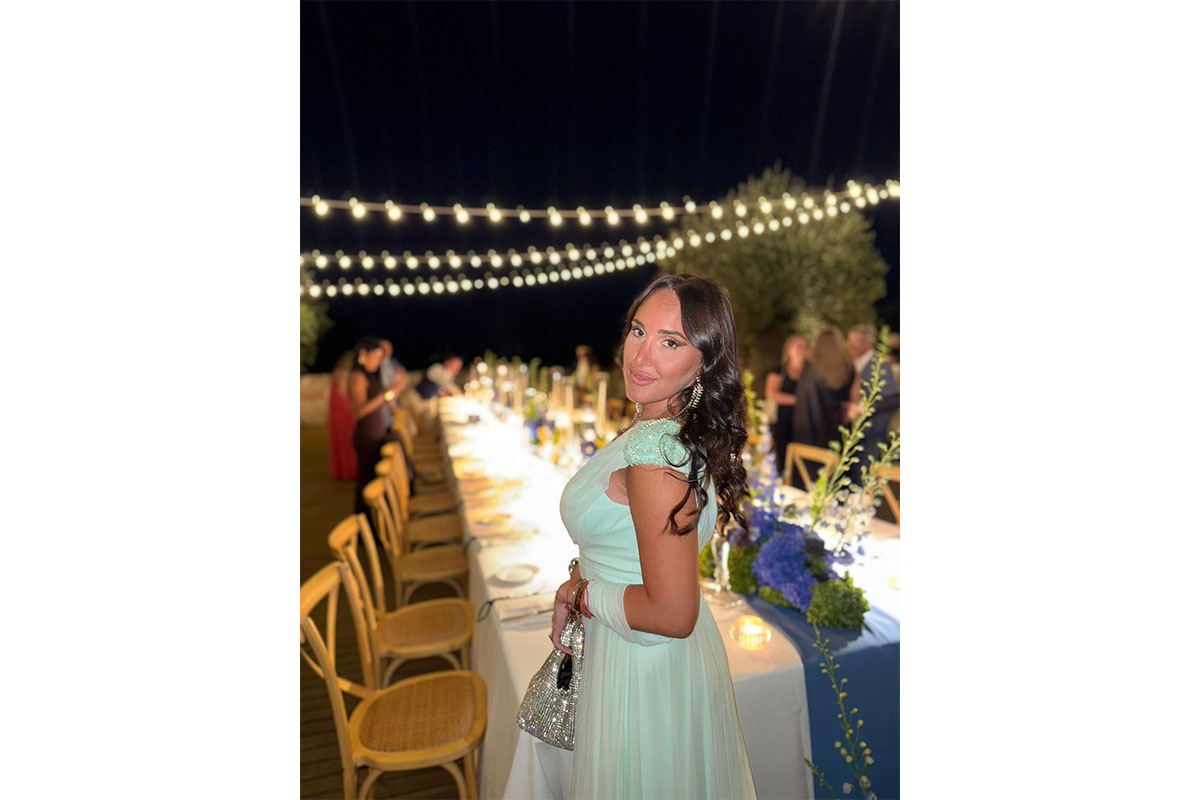 Monica Setta, torta Dior e 61 bottiglie di champagne per il favoloso compleanno in masseria. FOTO Monica Setta, torta Dior e 61 bottiglie di champagne per il favoloso compleanno in masseria. FOTO