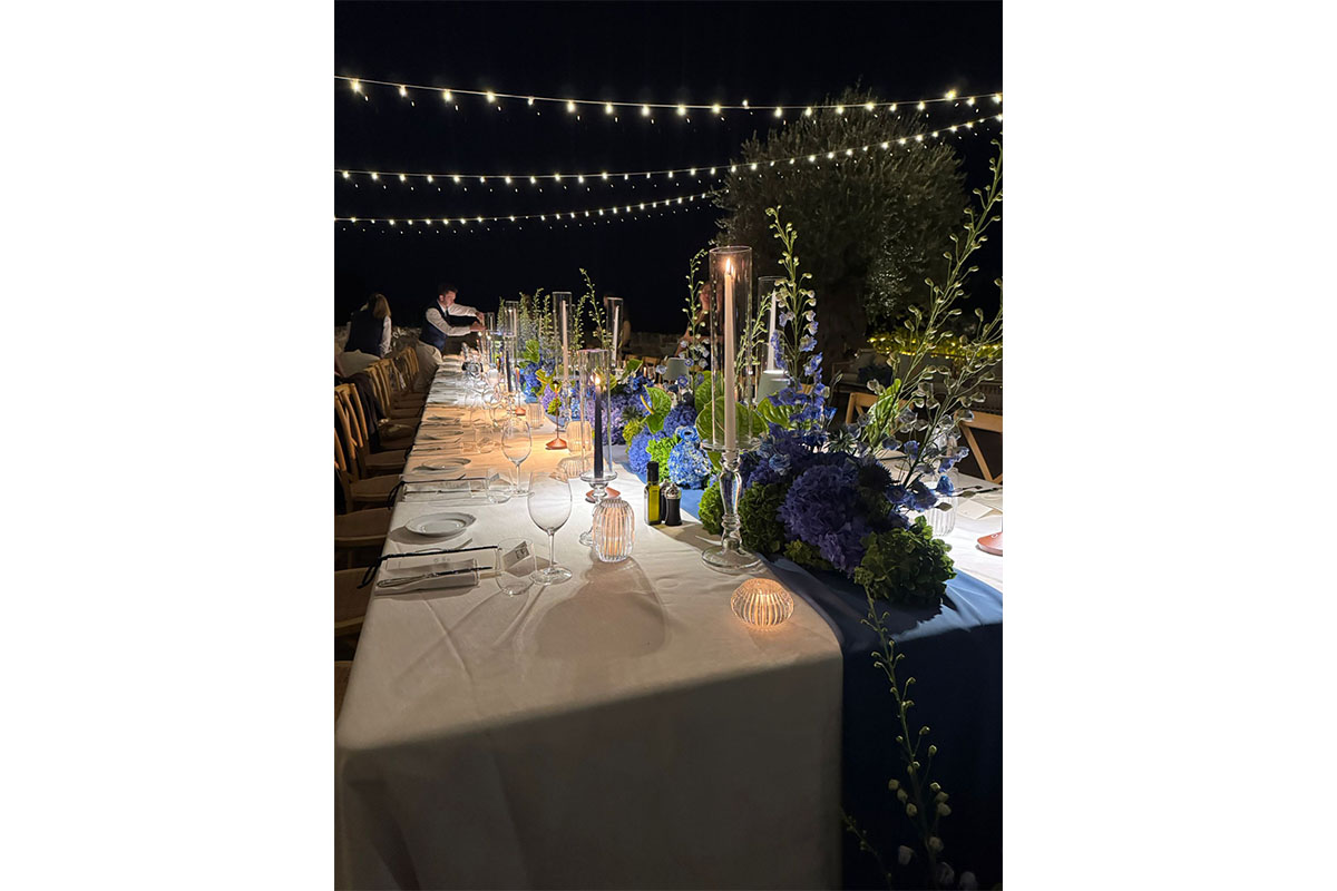 Monica Setta, torta Dior e 61 bottiglie di champagne per il favoloso compleanno in masseria. FOTO Monica Setta, torta Dior e 61 bottiglie di champagne per il favoloso compleanno in masseria. FOTO