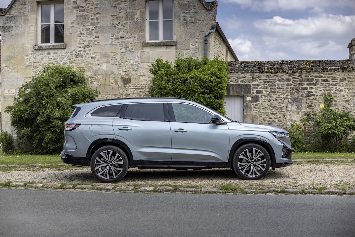 Renault Espace si rifà il look: nuovo stile, più comfort, zero compromessi