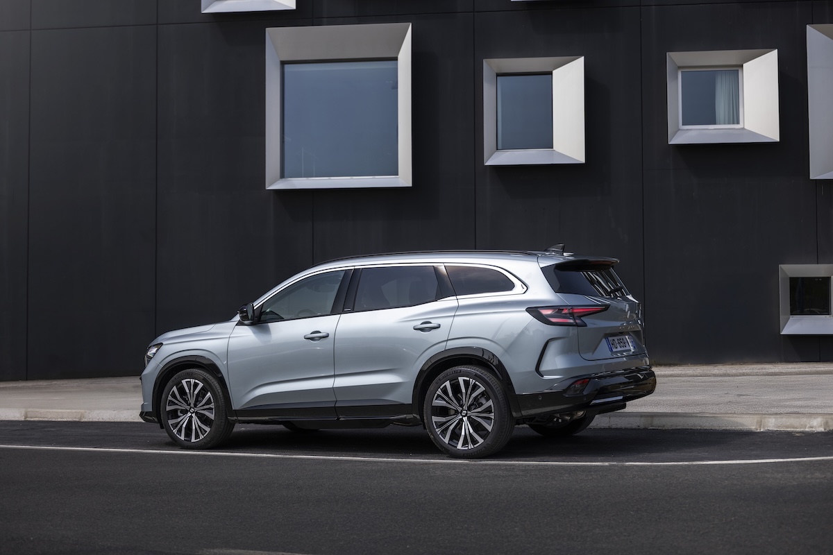 Renault Espace si rifà il look: nuovo stile, più comfort, zero compromessi