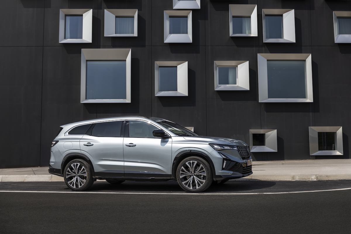 Renault Espace si rifà il look: nuovo stile, più comfort, zero compromessi