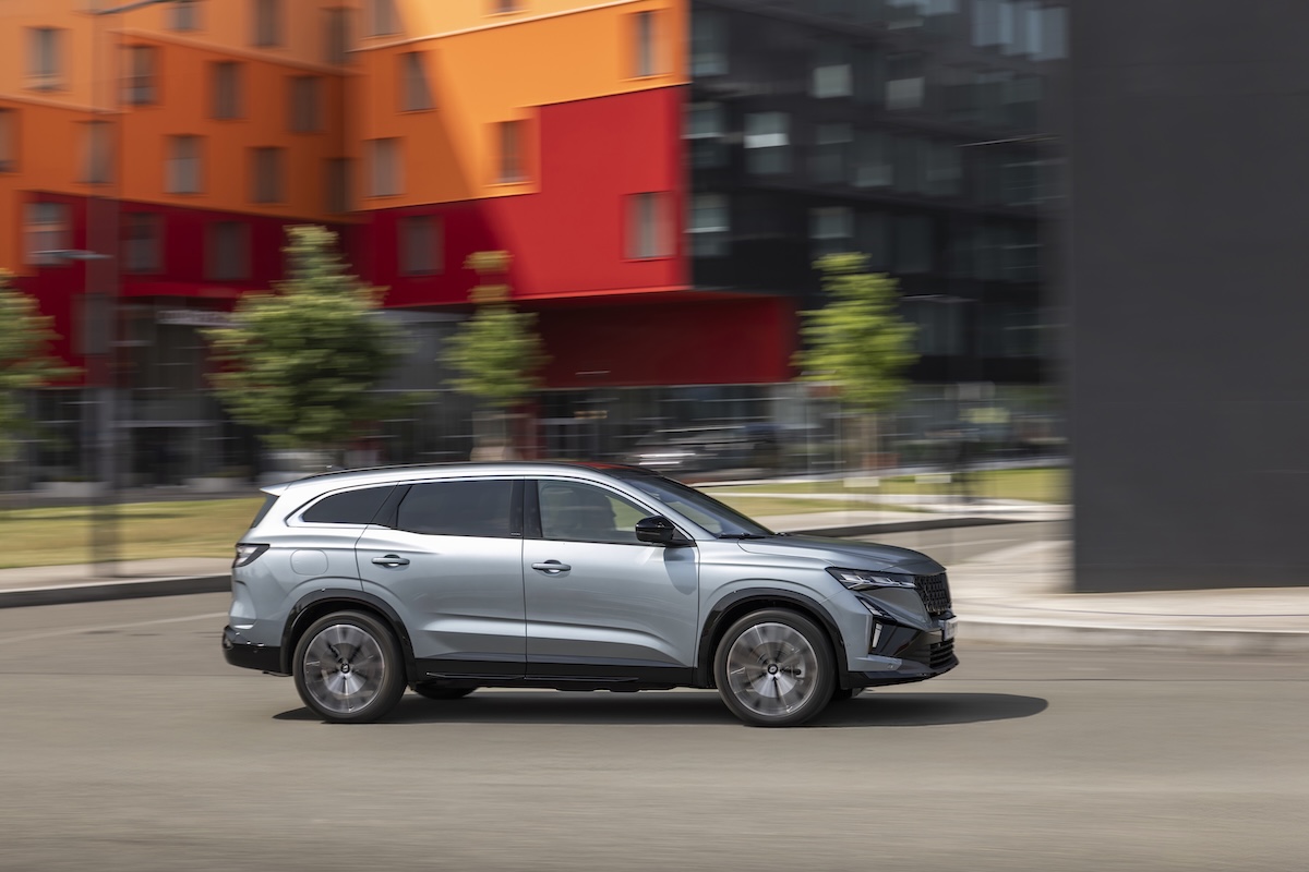 Renault Espace si rifà il look: nuovo stile, più comfort, zero compromessi