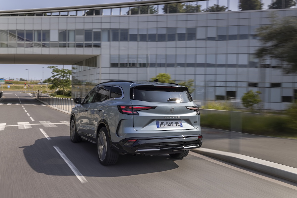 Renault Espace si rifà il look: nuovo stile, più comfort, zero compromessi