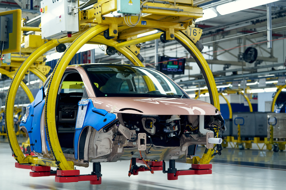 L’industria automotive italiana in affanno: la produzione cala del 17,3% nel primo semestre 25’