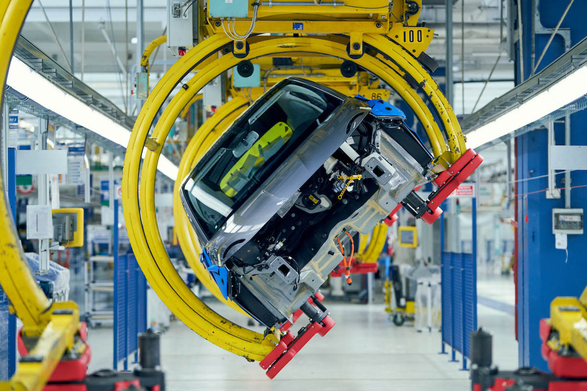 L’industria automotive italiana in affanno: la produzione cala del 17,3% nel primo semestre 25’