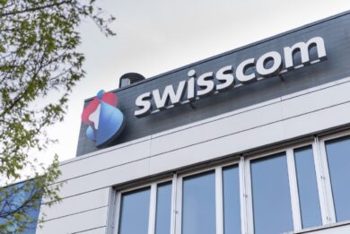 Swisscom, utili giù nel primo semestre: l’integrazione di Vodafone Italia incide sui conti