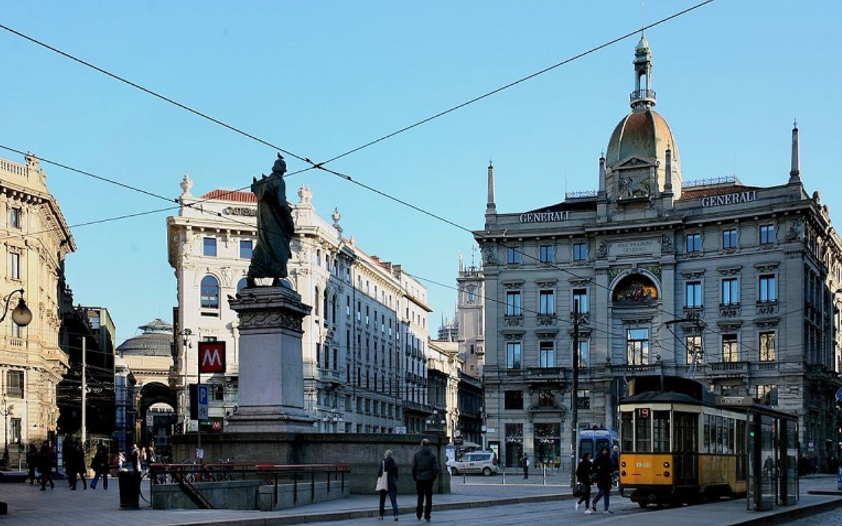 Milano, restyling piazza Cordusio: nuove aiuole e lavori sui binari. Riapertura al TPL dal 15 settembre Milano, restyling piazza Cordusio: nuove aiuole e lavori sui binari. Riapertura al TPL dal 15 settembre