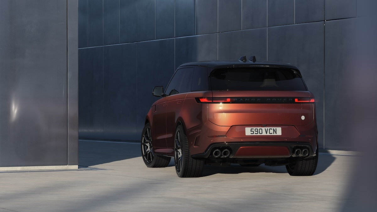 Range Rover Sport SV Carbon: lusso e prestazioni in fibra di carbonio TITOLO SEO 2: Nuova SV Carbon: Range Rover alza l’asticella della sportività di lusso TITOLO SEO 3: Range Rover Sport SV Carbon: d
