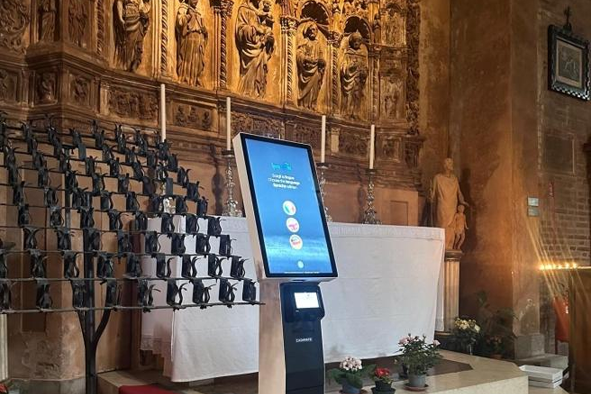 Le offerte in chiesa ora si fanno con il Pos: addio monete, per accendere i ceri basta il Bancomat Le offerte in chiesa ora si fanno con il Pos: addio monete, per accendere i ceri basta il Bancomat
