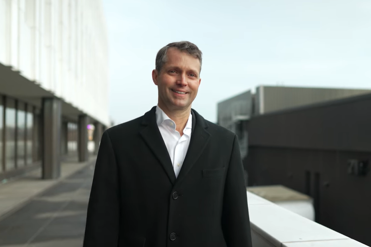 Manager / Chi è Justin Hotard, il nuovo timoniere di Nokia nell’era dell’IA Manager / Chi è Justin Hotard, il nuovo timoniere di Nokia nell’era dell’IA