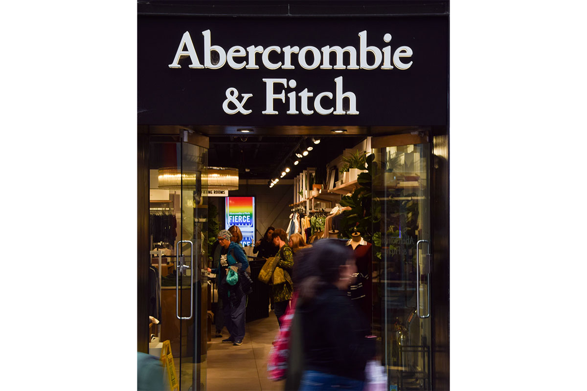 Brand o brand…elli / Abercrombie & Fitch, ascesa e caduta di un marchio esclusivo che oggi prova a diventare inclusivo