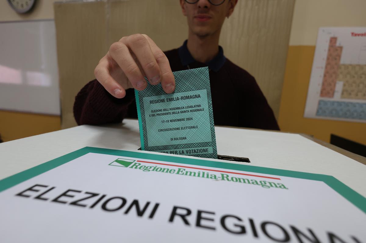 Calabria, elettori al voto il 5 e 6 ottobre – Regionali caos, si vota ogni settimana, “Meloni chieda election day” Calabria, elettori al voto il 5 e 6 ottobre – Regionali caos, si vota ogni settimana, “Meloni chieda election day”