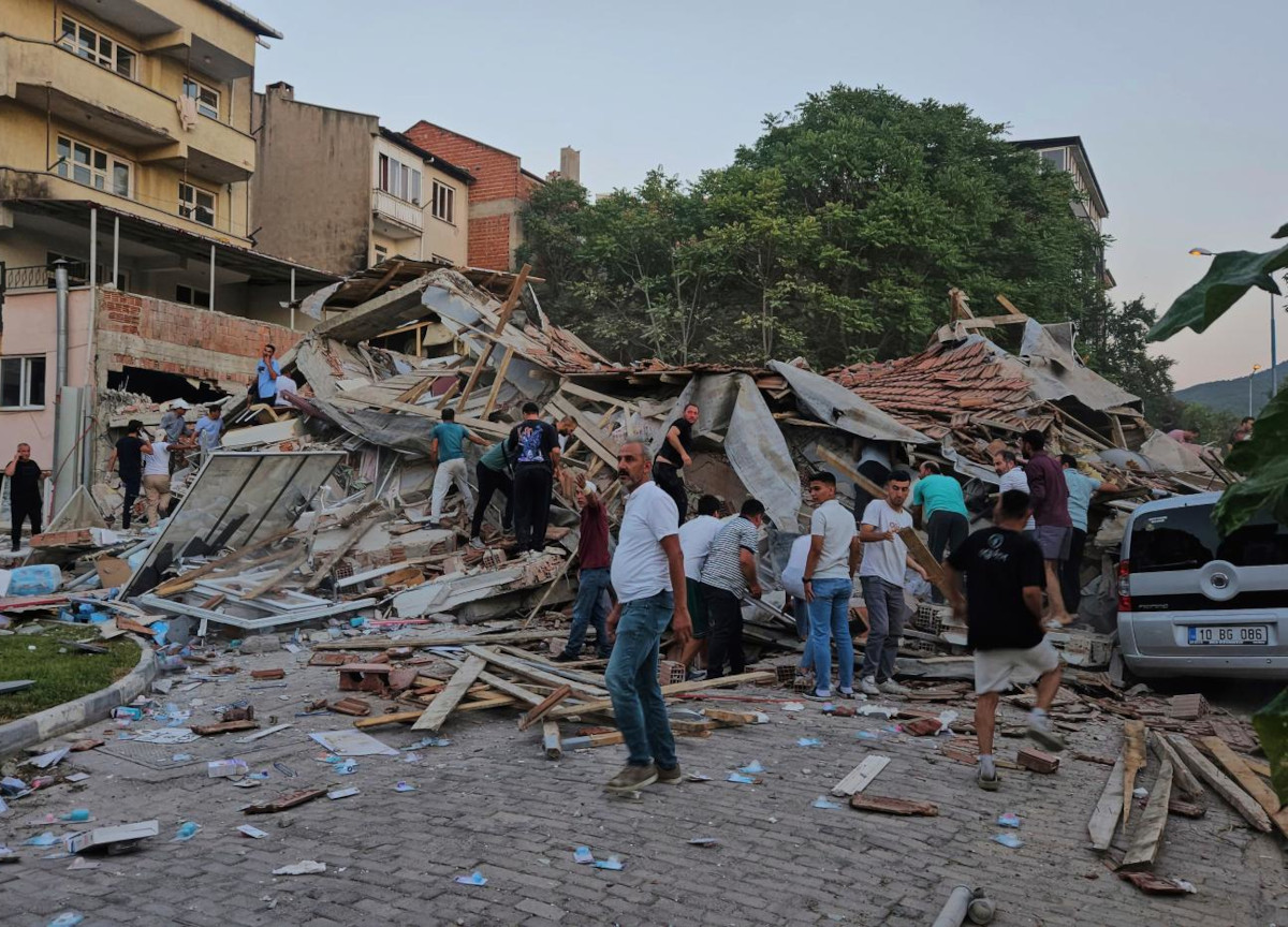 Terremoto in Turchia, dramma a Sindirgi: gravi danni e c’è anche un morto Terremoto in Turchia, dramma a Sindirgi: gravi danni e c’è anche un morto