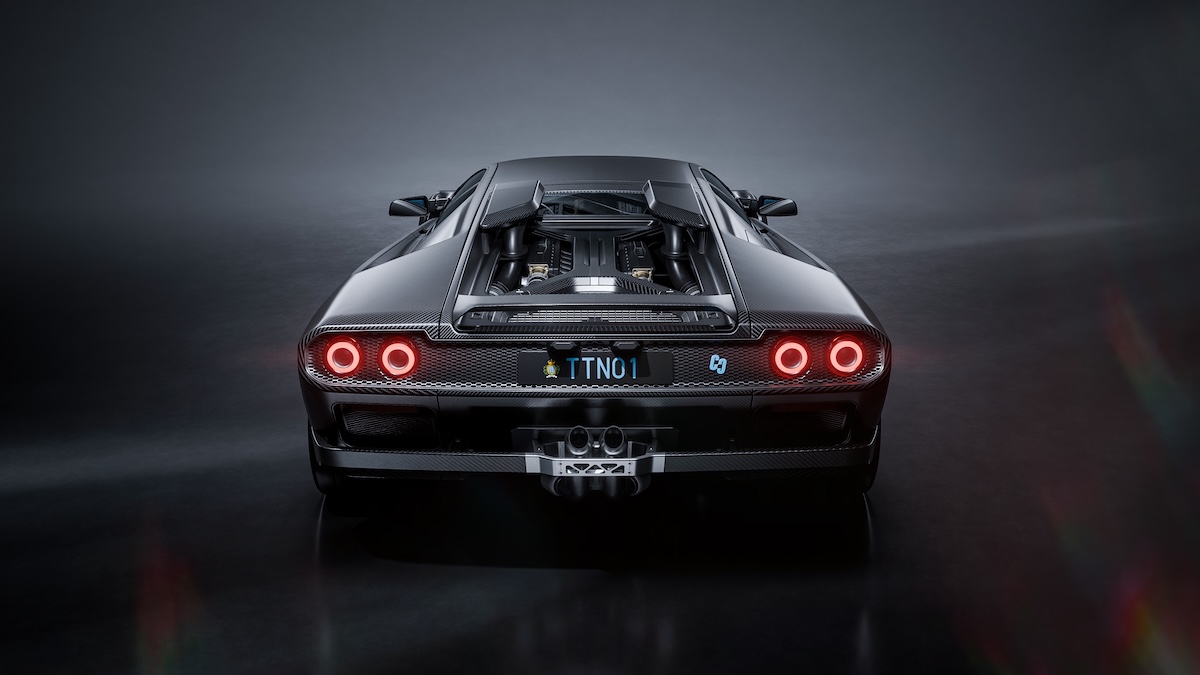 Eccentrica infiamma The Quail: debutta il Pacchetto Titano sul V12 da sogno Eccentrica infiamma The Quail: debutta il Pacchetto Titano sul V12 da sogno
