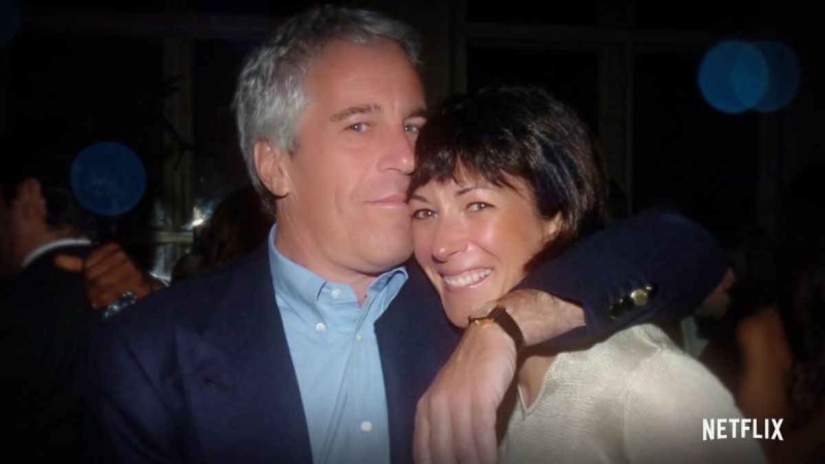 Caso Epstein, “Maxwell ha notizie compromettenti su Trump”. Una ex vicina di cella allo scoperto Caso Epstein, “Maxwell ha notizie compromettenti su Trump”. Una ex vicina di cella allo scoperto